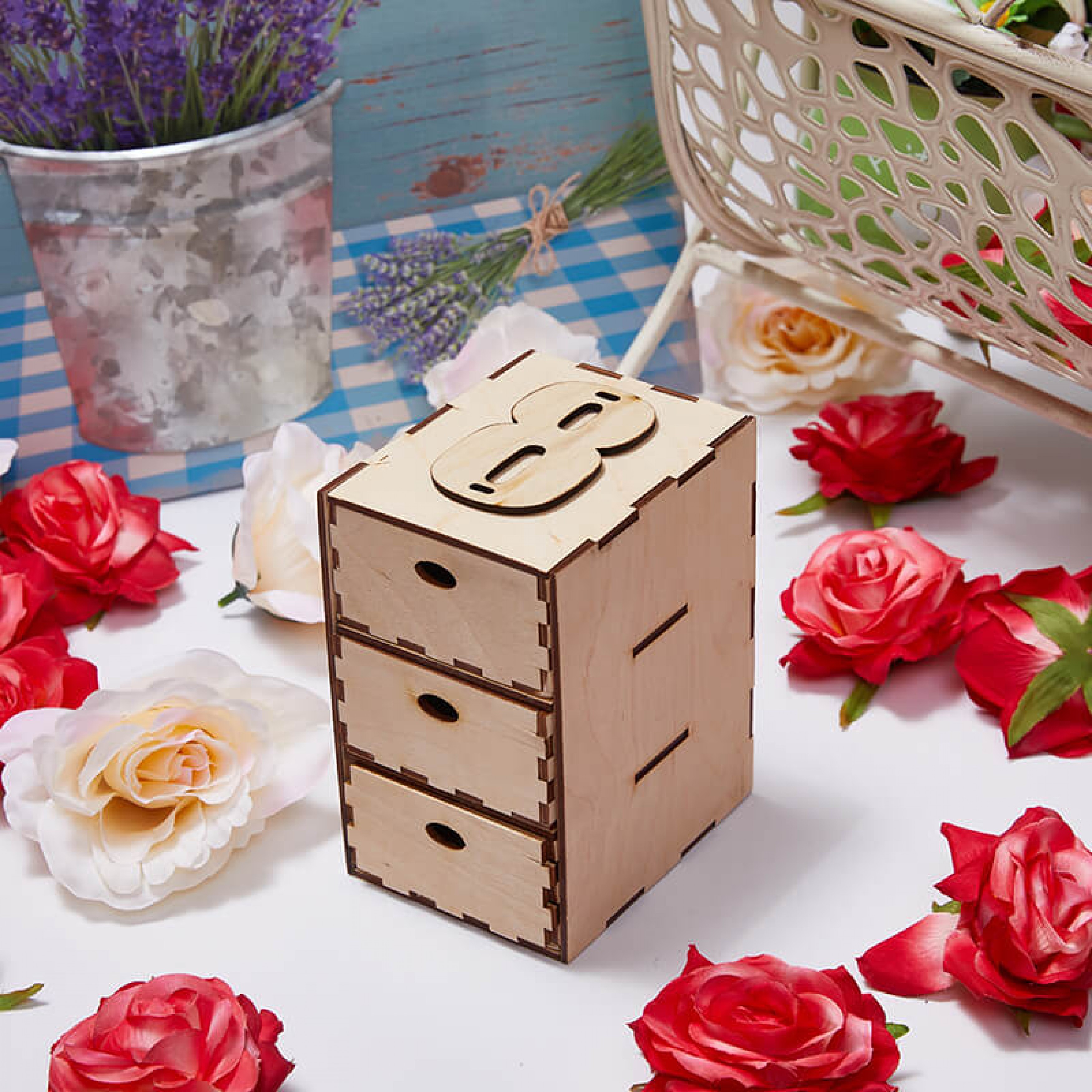 Сладкий подарочный набор «Женский комод»