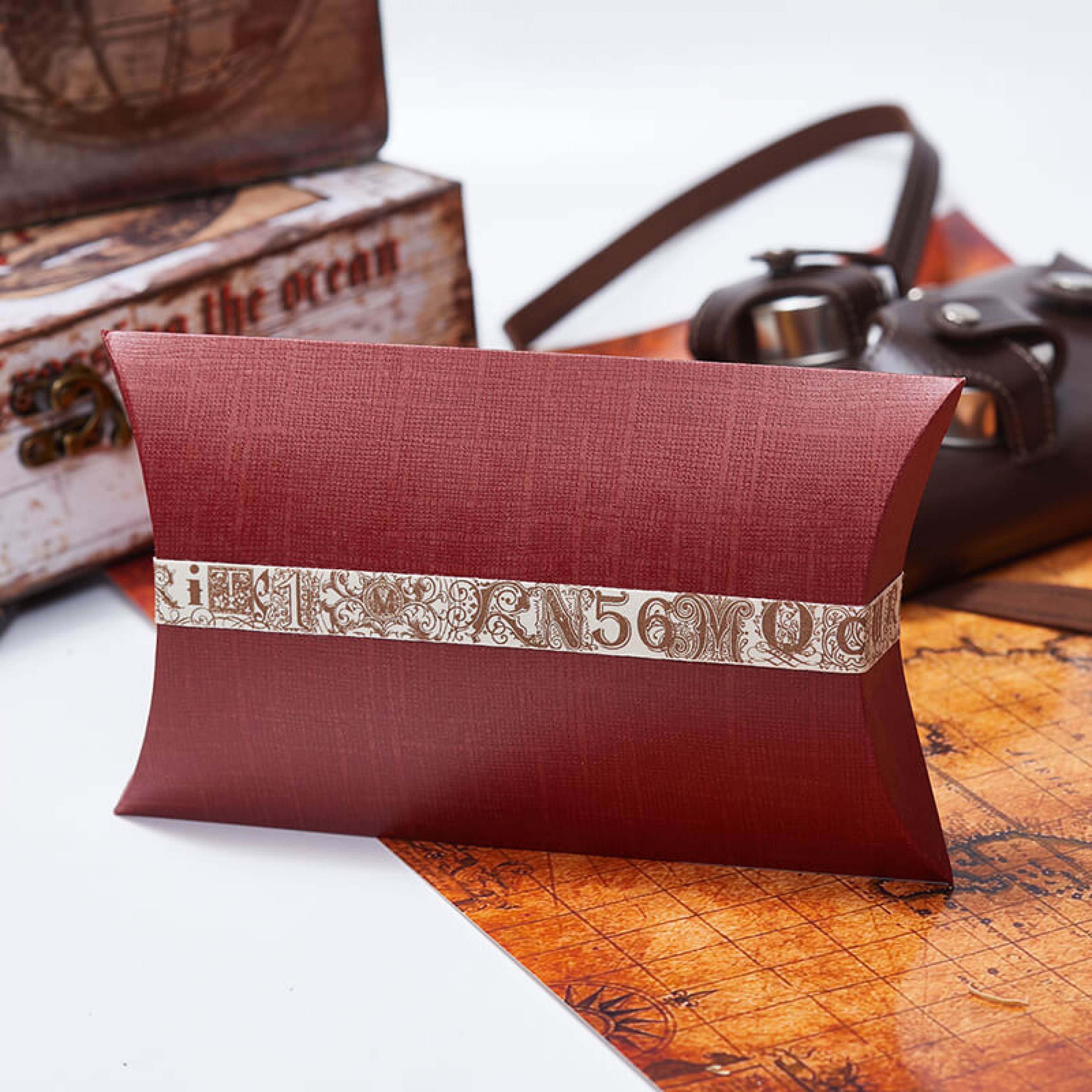 Сладкий подарочный набор с чаем «Иероглифы»