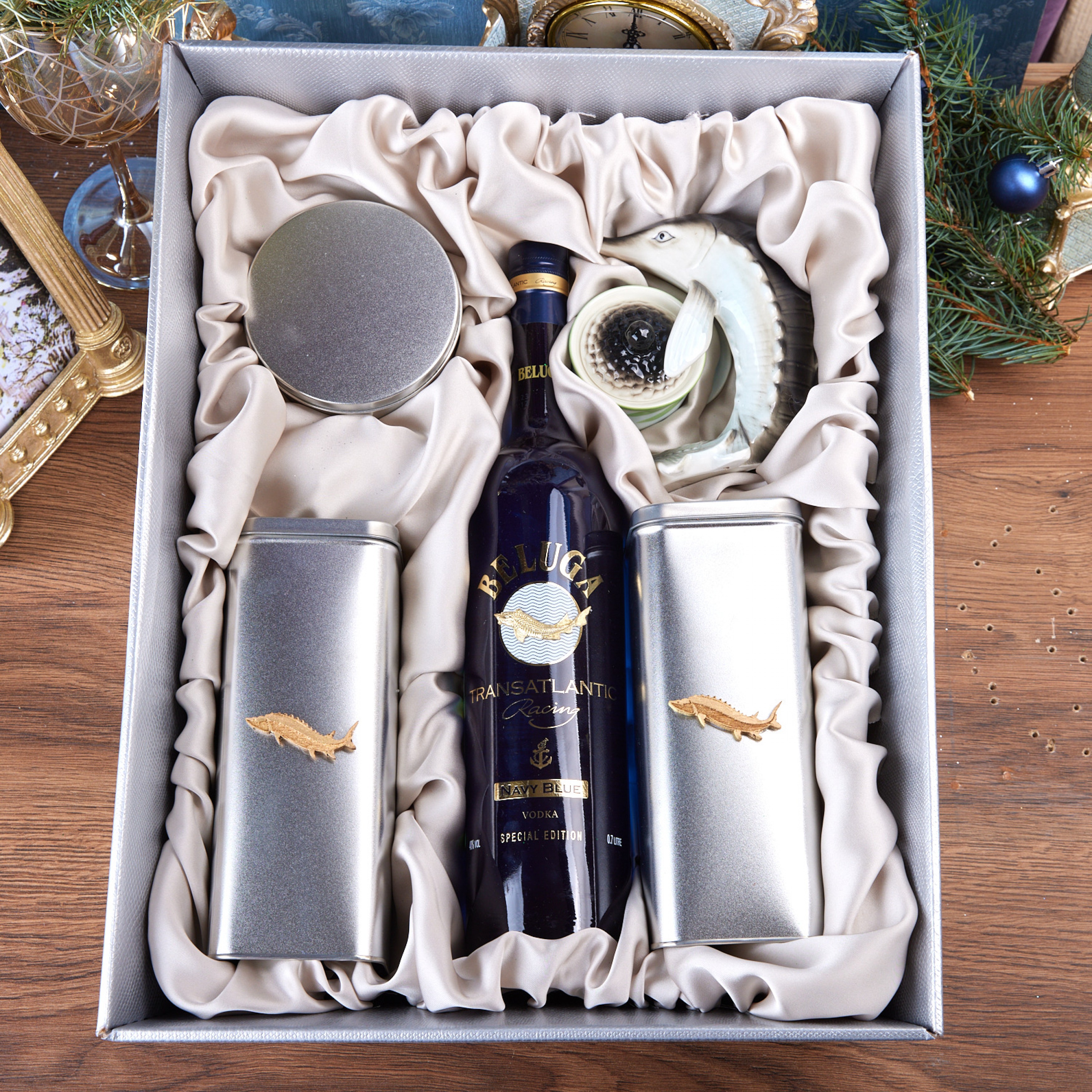 Подарочный набор "ПРИ ДВОРЕ" Подарочный набор "ПРИ ДВОРЕ"