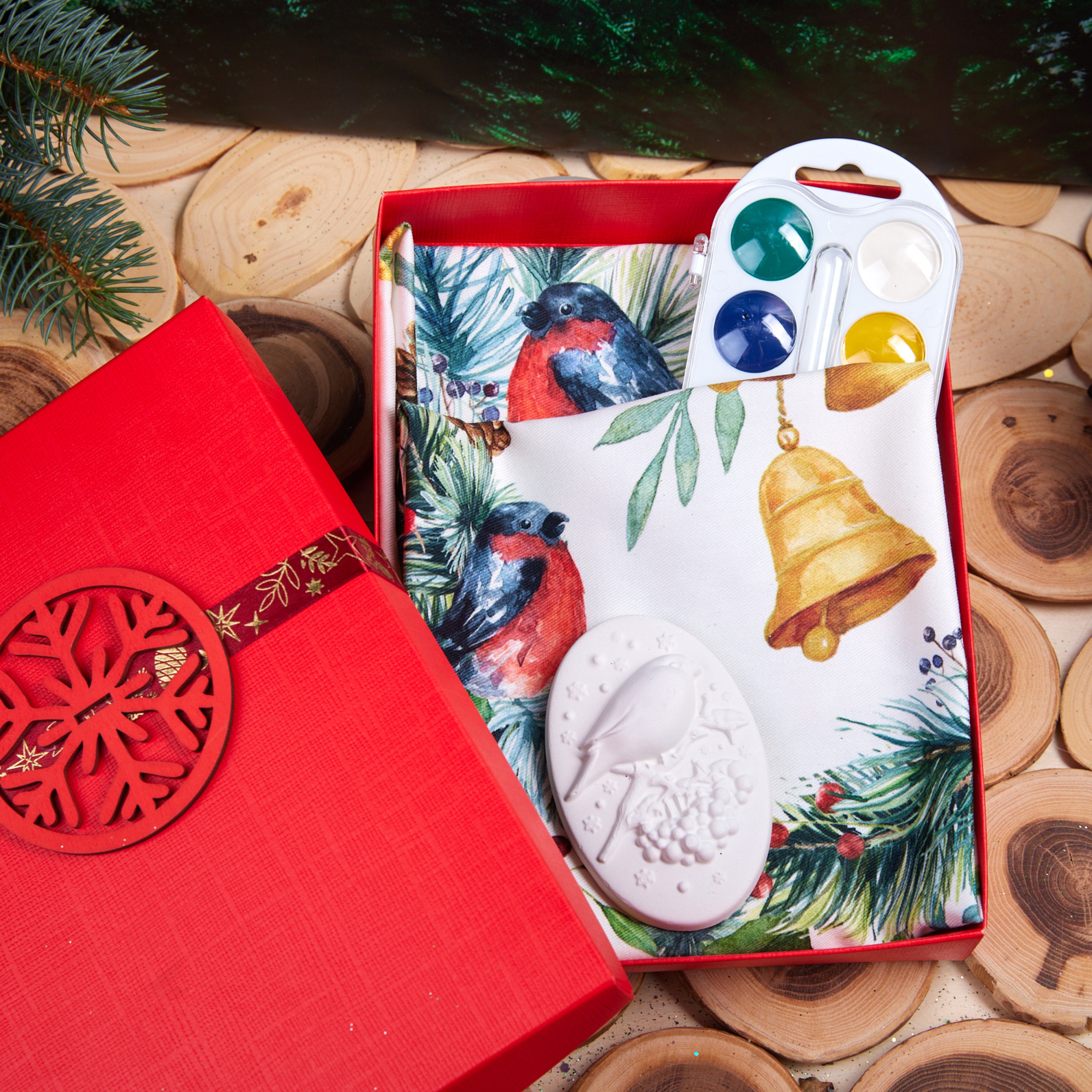 Подарочный набор "СНЕГИРИ В ЛЕСУ"
