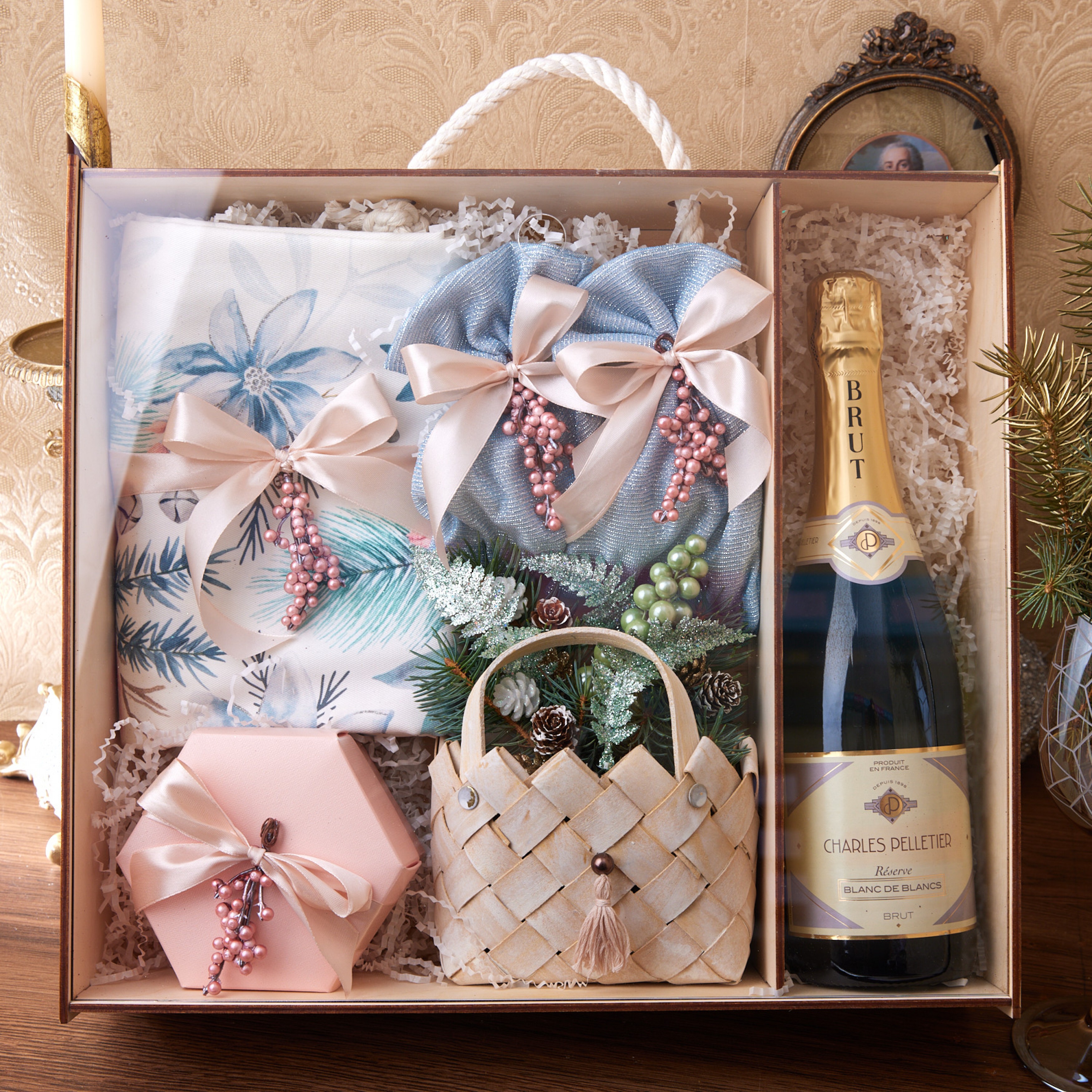 Подарочный набор "НОВОГОДНИЕ ЦВЕТЫ"