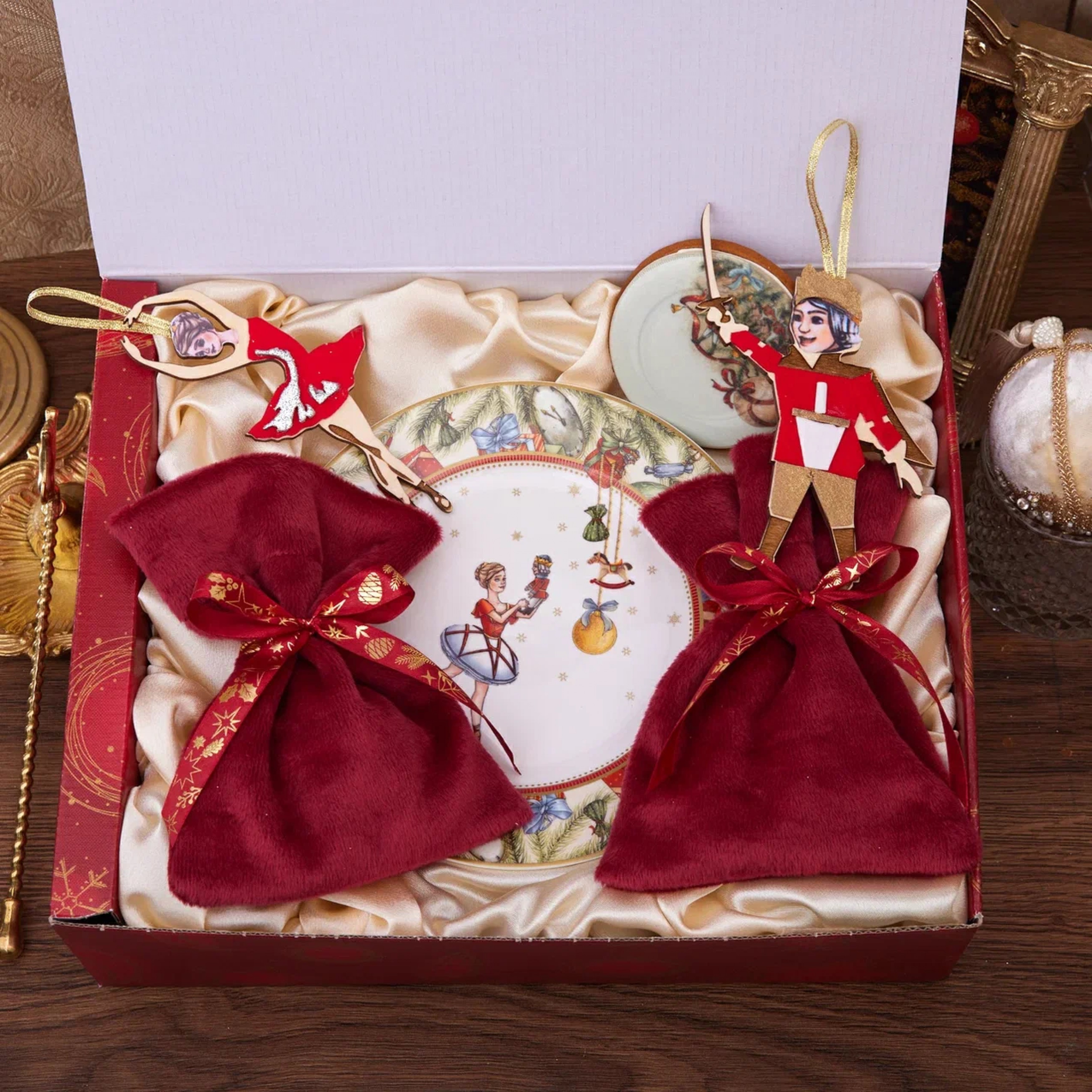 Подарочный набор "ЩЕЛКУНЧИК И БАЛЕРИНА"